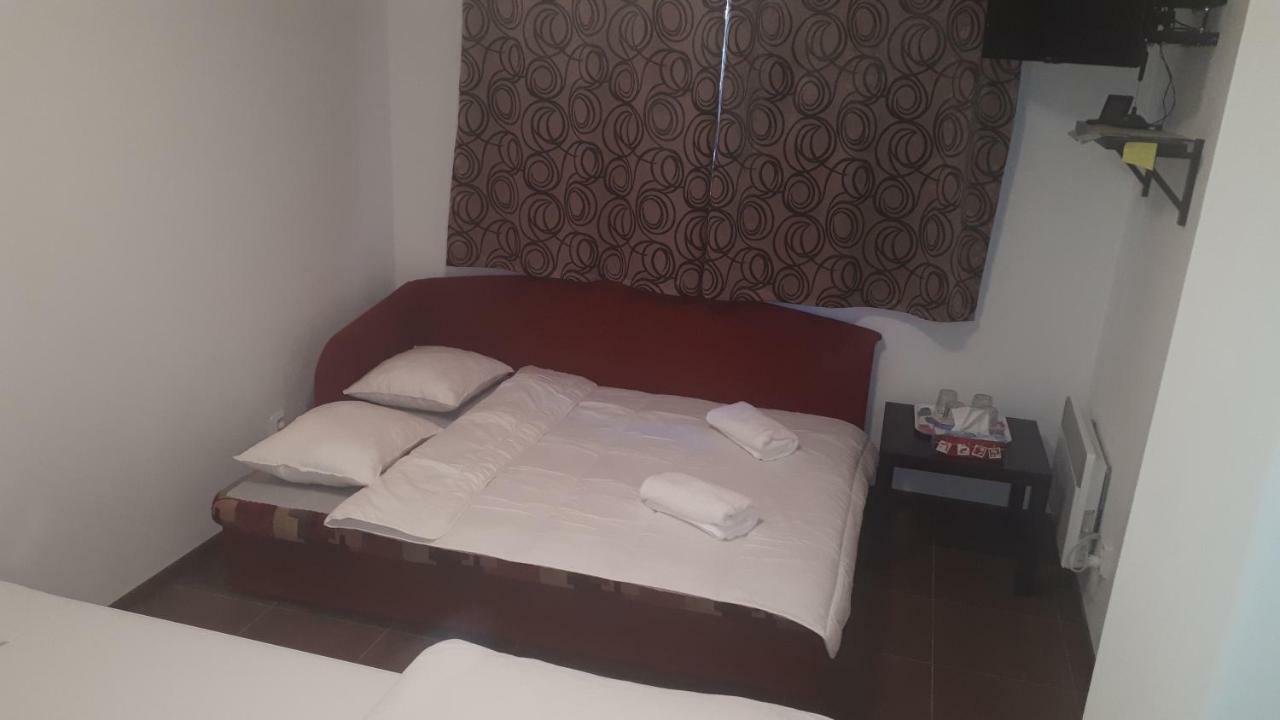 Apartman - Sukromie V Meste Bratislava Luaran gambar